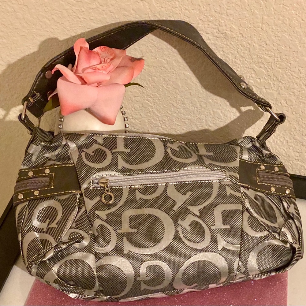 “GUESS” Small Hand Bag - Picture 11 of 15